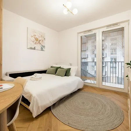 Posnania Deluxe By Bookinghost