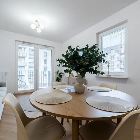 Posnania Deluxe By Bookinghost *